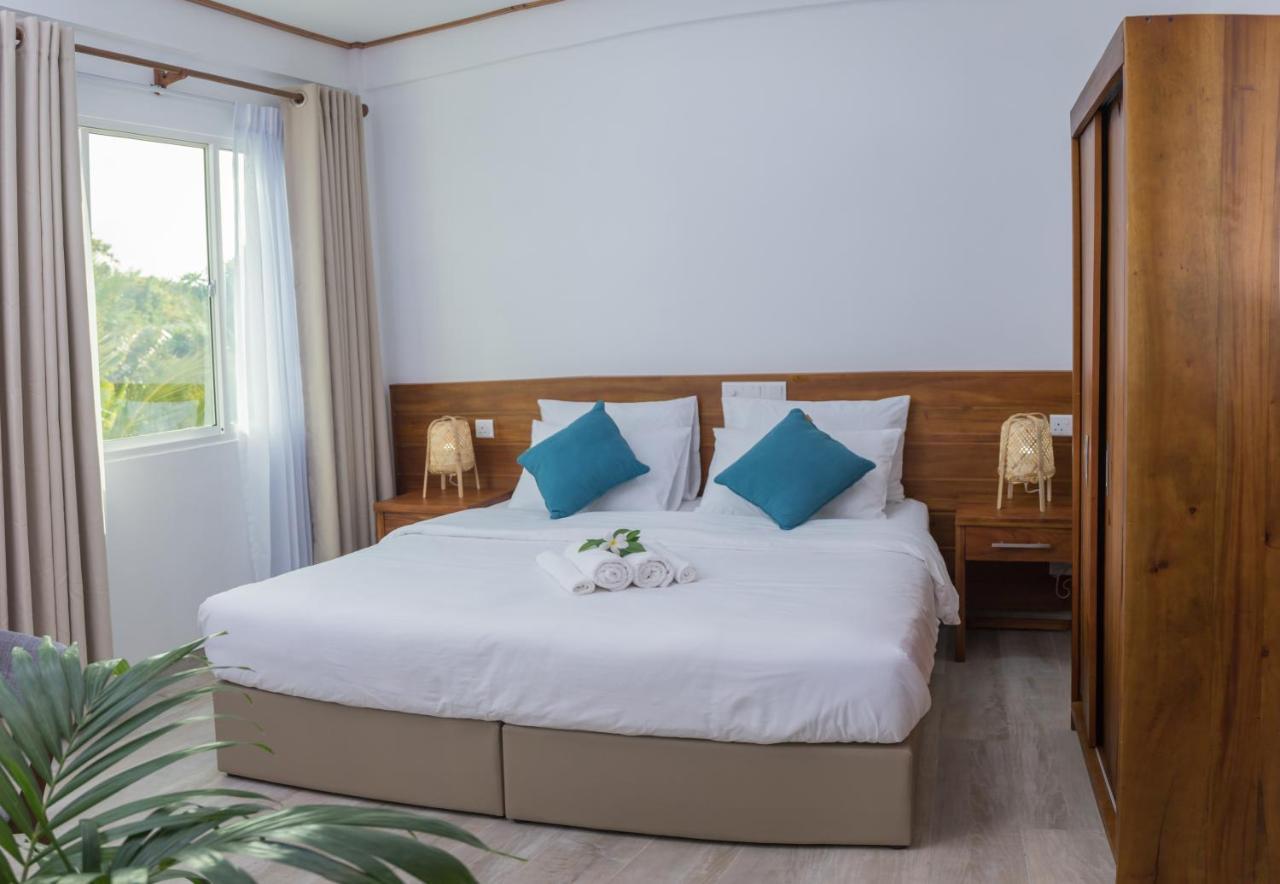 Nihaali Maldives Hotel Kudarikilu Exterior foto