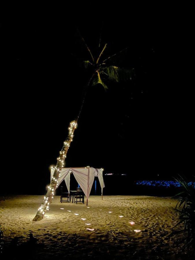 Nihaali Maldives Hotel Kudarikilu Exterior foto
